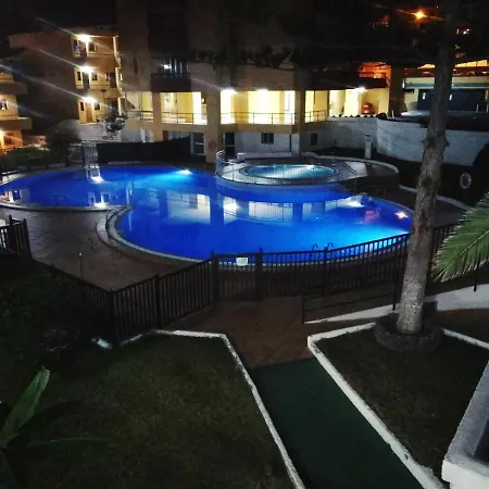 Apartmán Luxury Vista Mar Y Playa Torres Del Sol B404 *